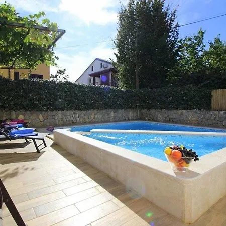 Lili With Pool