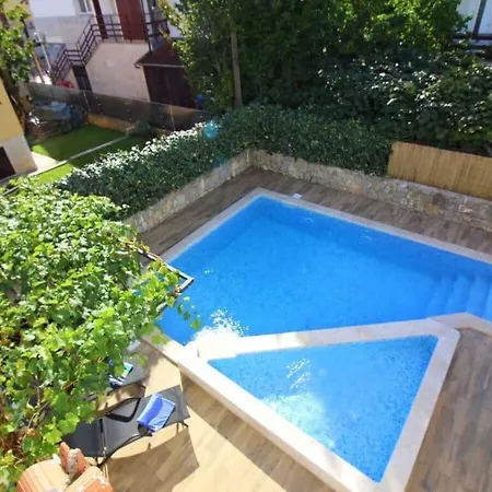 بيت للعطل Lili With Pool بوريتش
